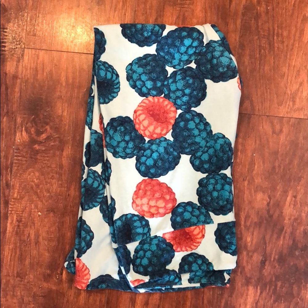 LuLa Roe Raspberry leggings TC